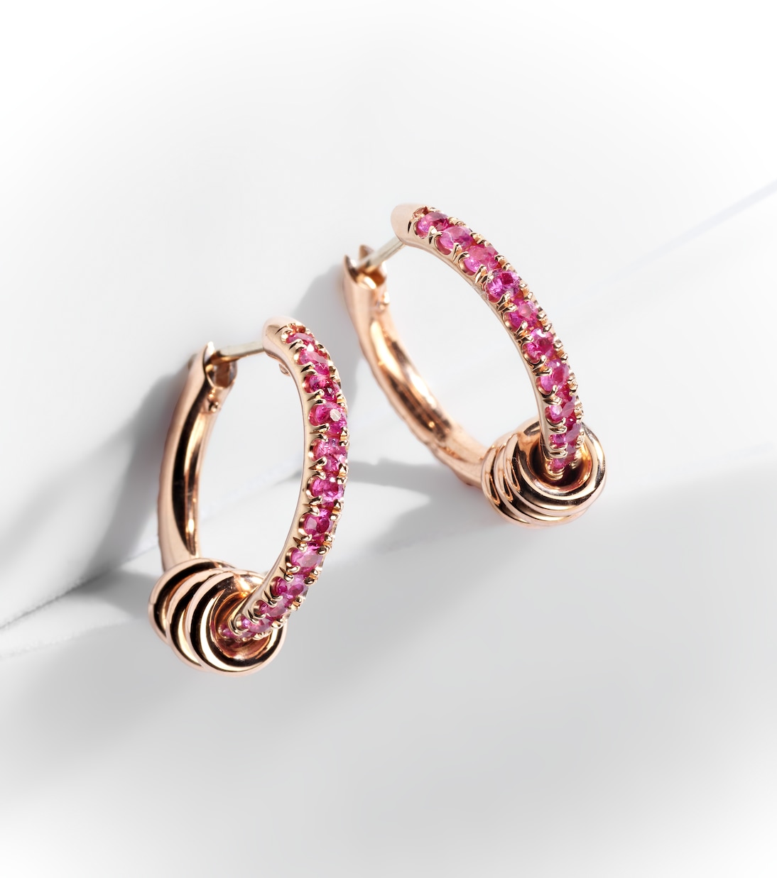Orecchini in oro rosa 18kt con zaffiri - SPINELLI KILCOLLIN, stile giovane e moderno