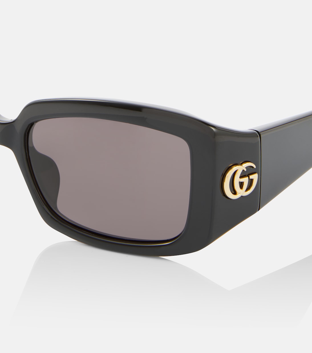 Occhiali da sole GUCCI con logo Double G, stile quadrato e tendenza giovanile