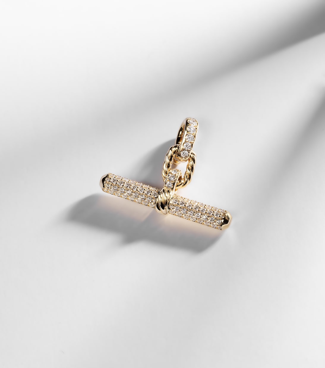 DY Madison® 18kt gold pendant with diamonds | David Yurman