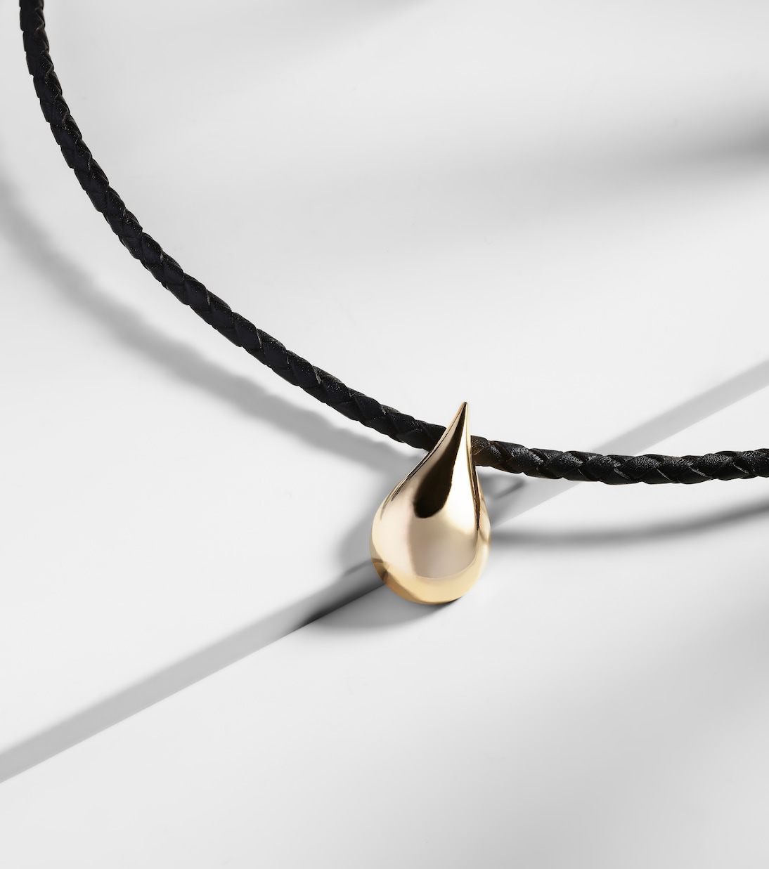 Collier Water Droplet en or 14 ct et cuir | Mateo