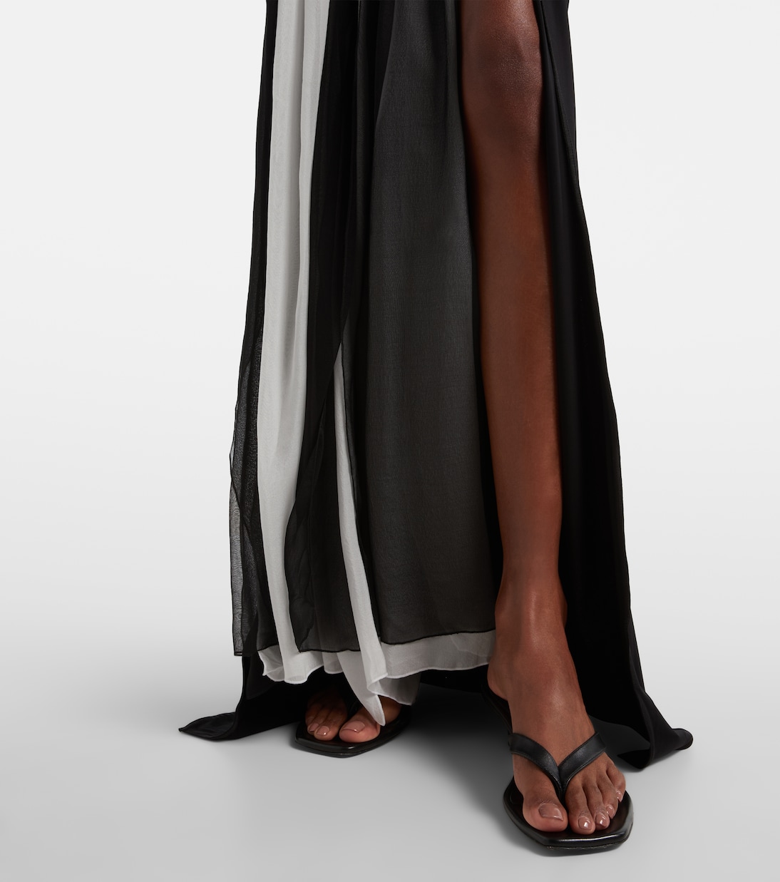 Maxirock Carnation | Nensi Dojaka