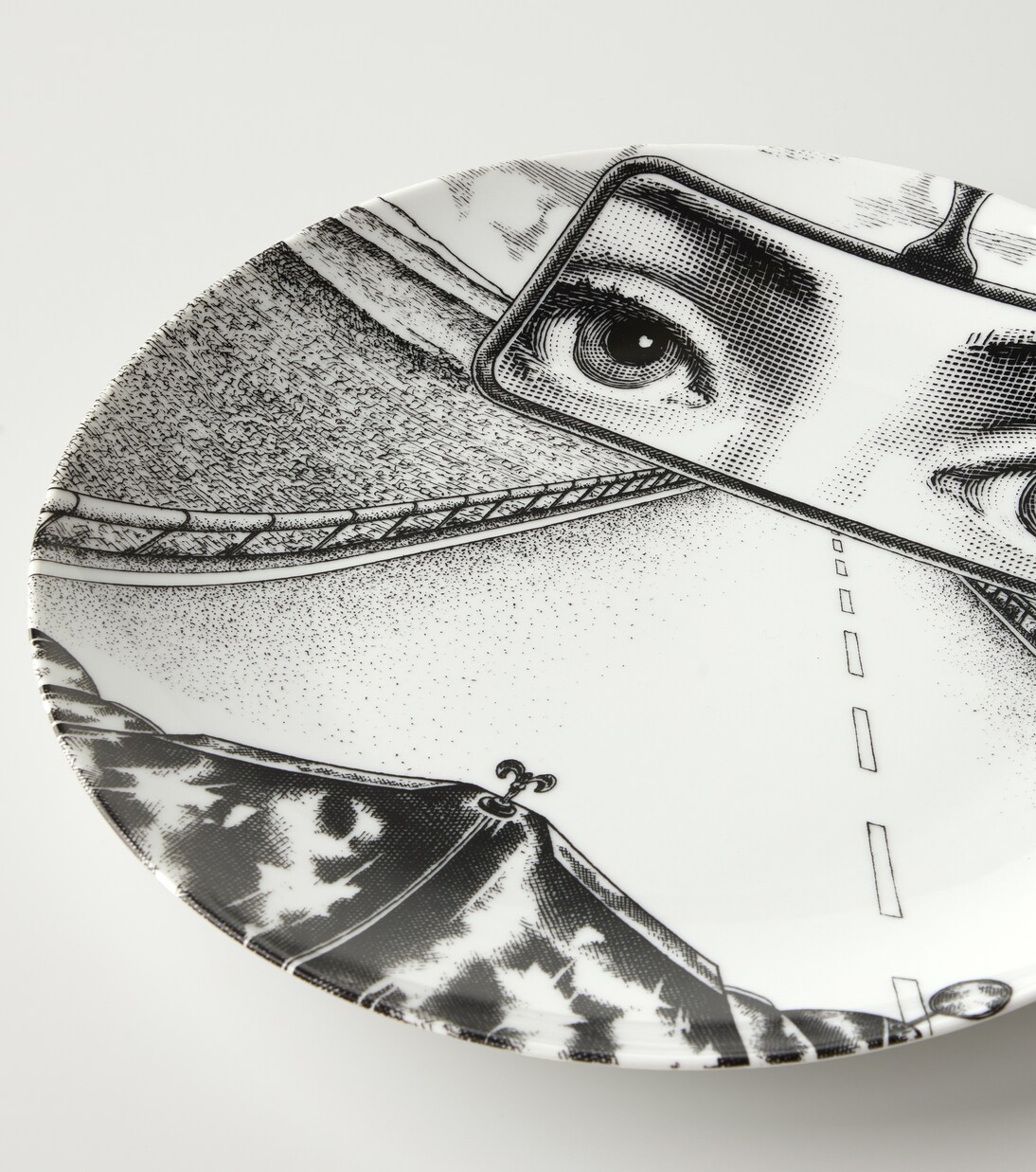 Tema e Variazioni n.321 wall plate | Fornasetti