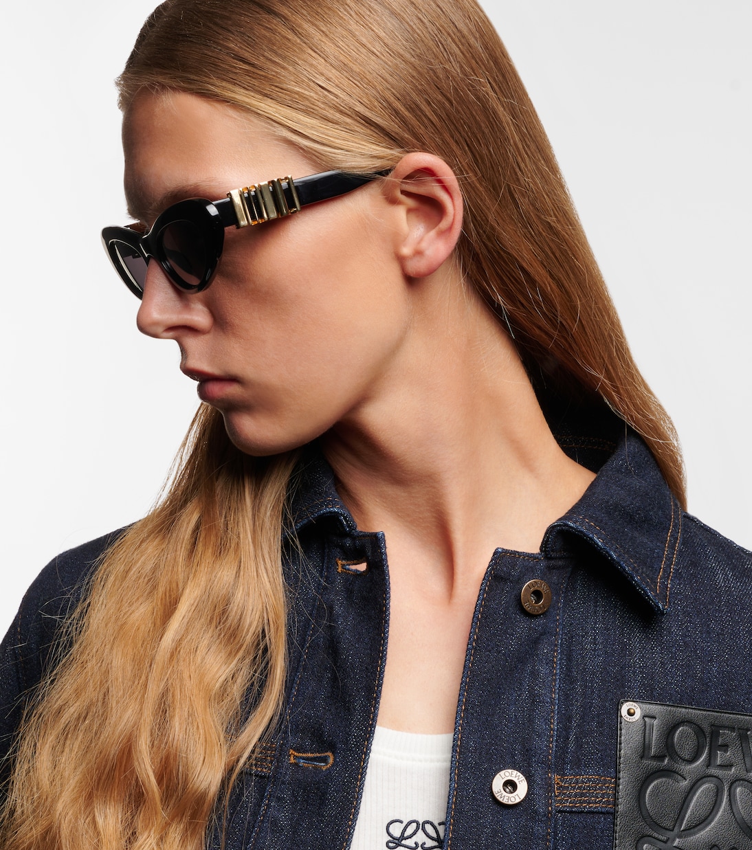 Occhiali da sole LOEWE stile cat-eye per un look giovane e trendy