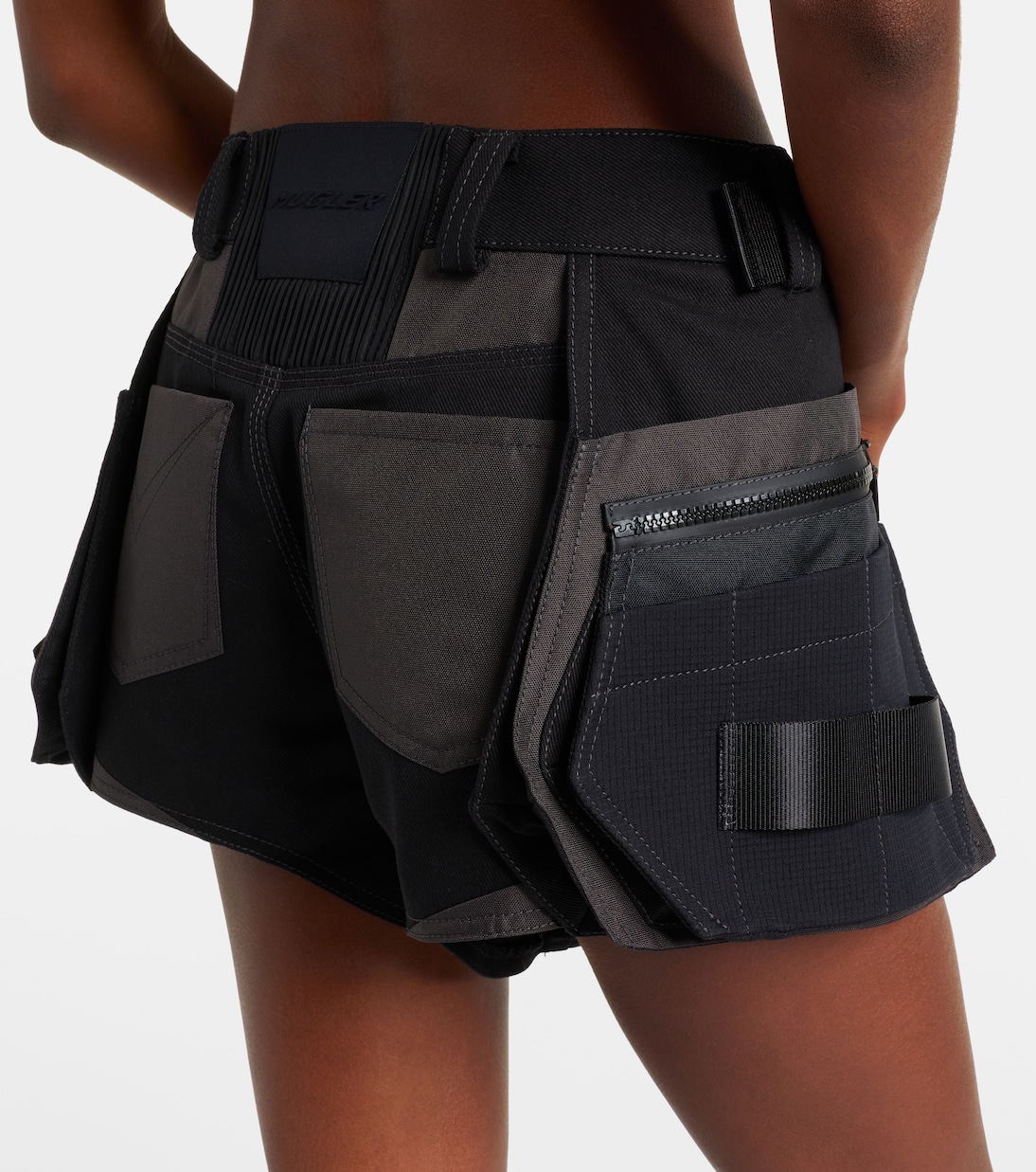 Belted low-rise cotton cargo shorts | Mugler