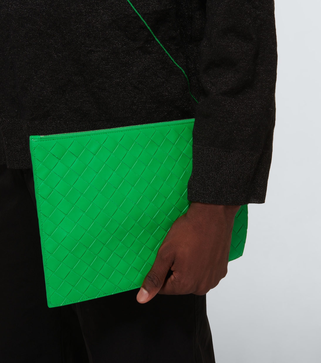 Etui mit Riemen Intrecciato Large aus Leder | Bottega Veneta