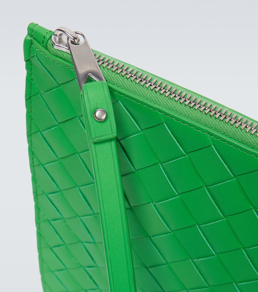 Etui mit Riemen Intrecciato Large aus Leder | Bottega Veneta