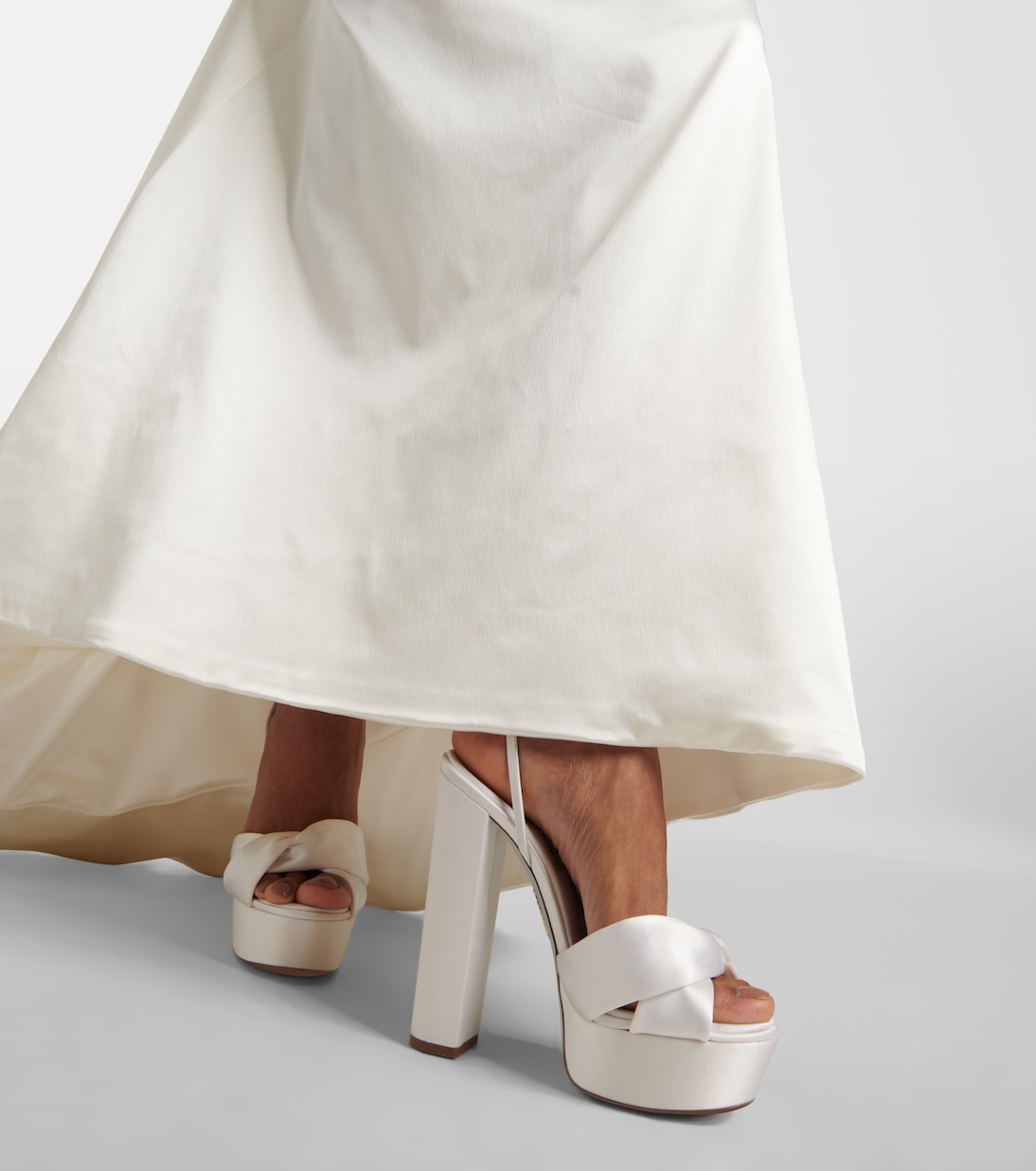 Sandales à plateforme de mariée Olie 140 en satin | Aquazzura