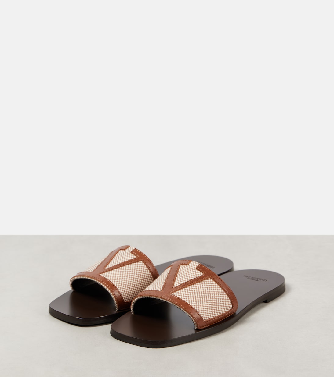 Viva Superstar leather-trimmed slides | Valentino Garavani