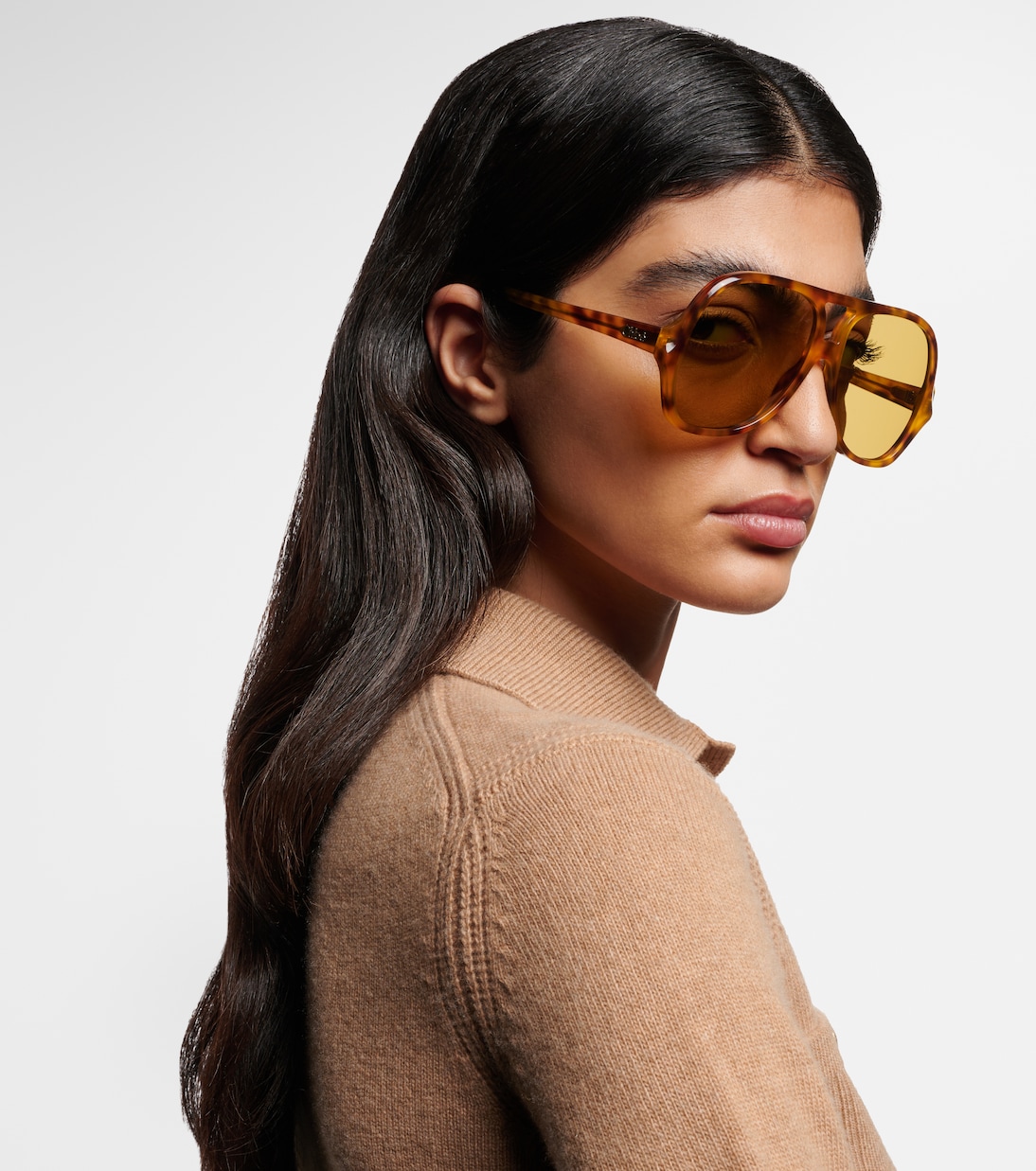 Occhiali da sole CHLOÉ con montatura piatta per uno stile giovane e moderno