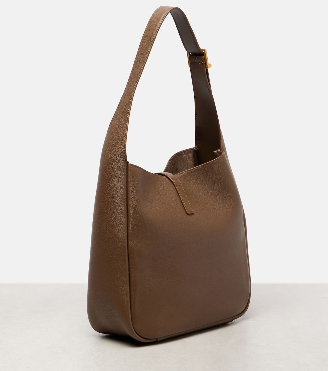 Le 5 à 7 Supple Small leather shoulder bag | Saint Laurent