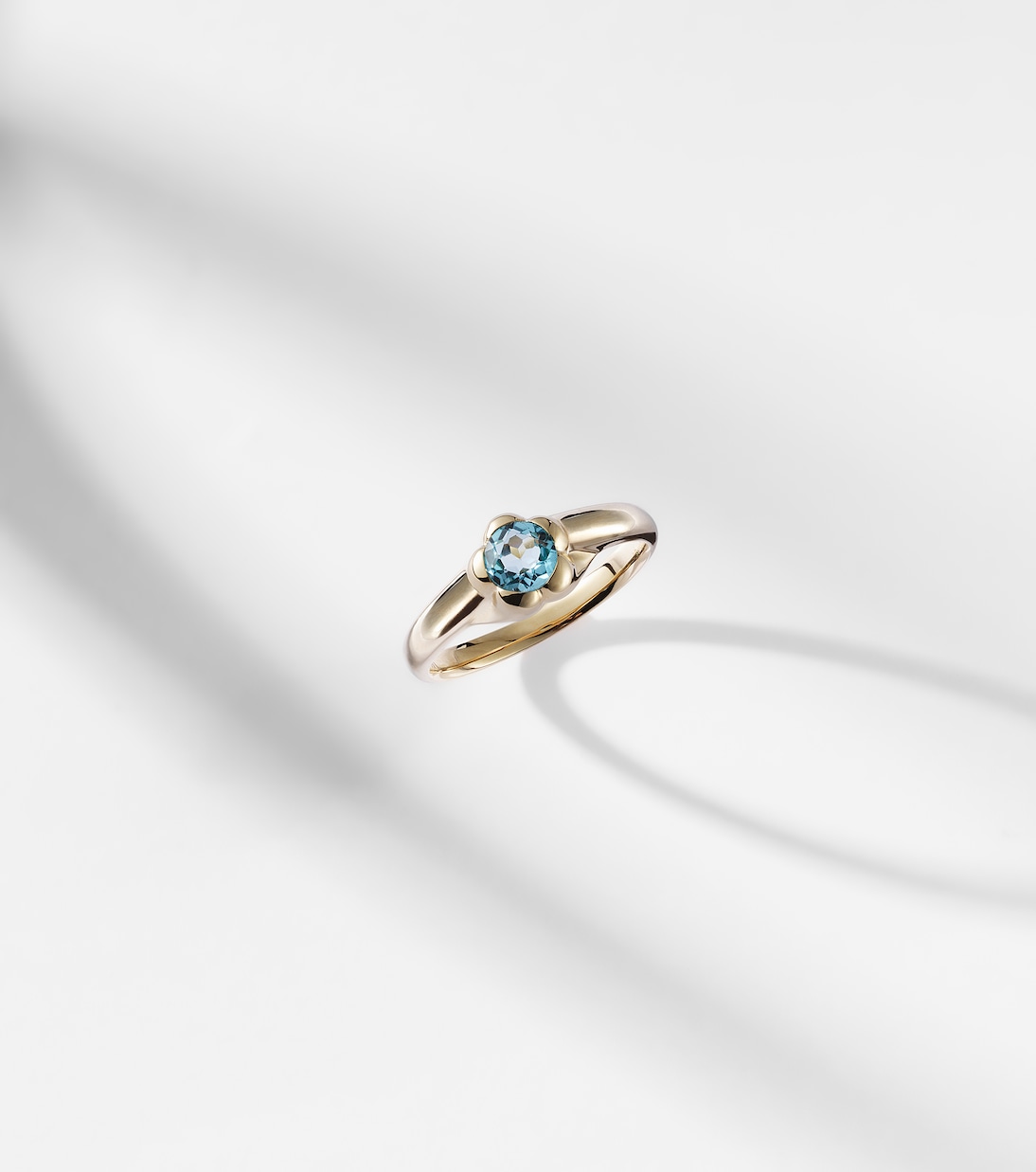 Ring Morrison aus 14kt Gelbgold mit Topas | Stone and Strand