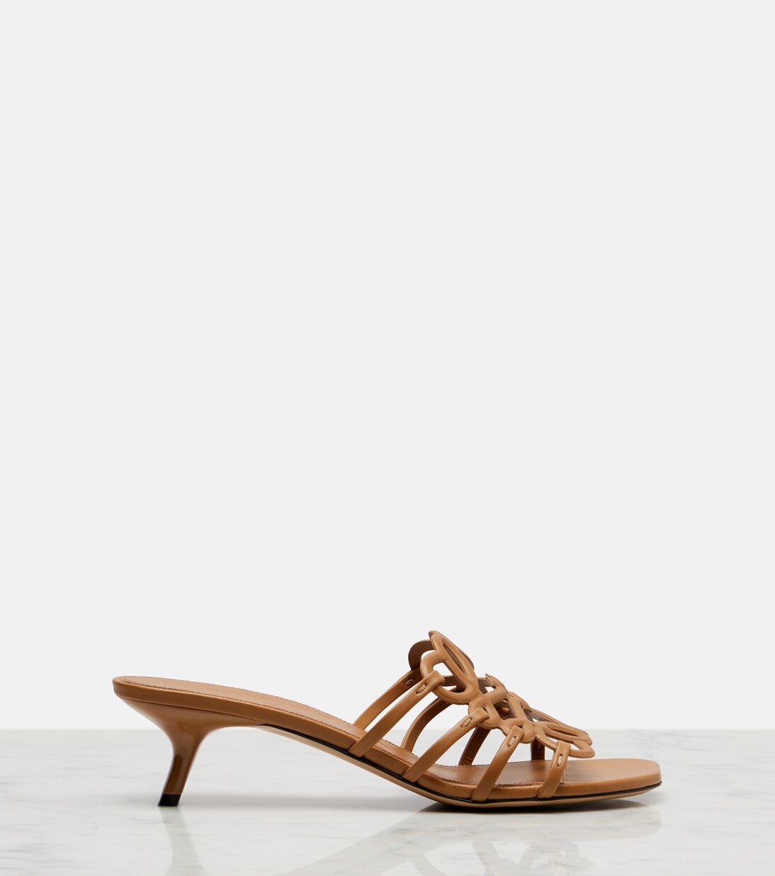 Mules Petal 45 de piel con anagrama | Loewe