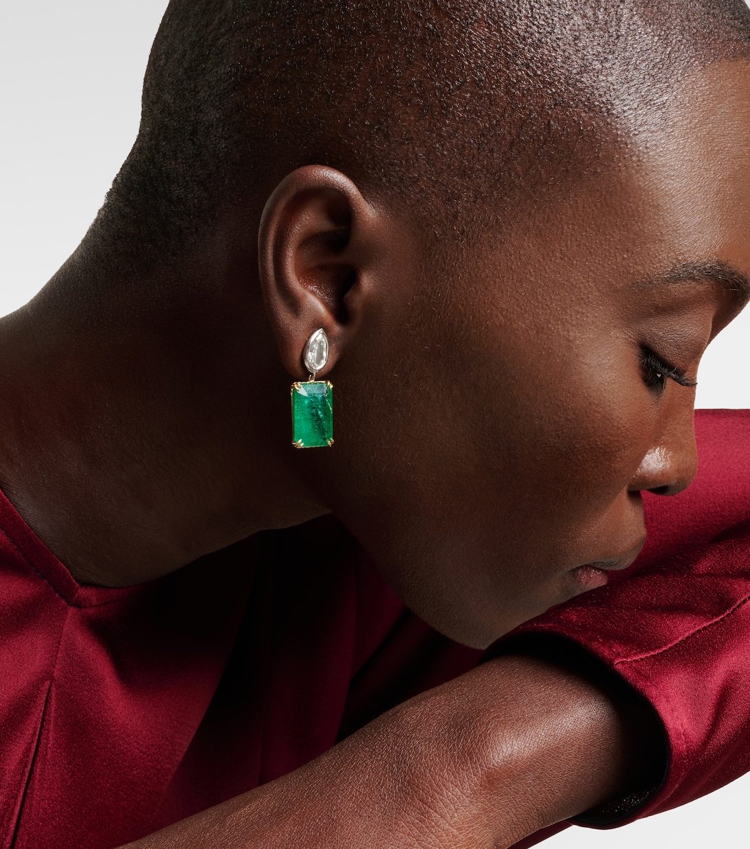 Boucles d'oreilles Tribute en or jaune et blanc 18 ct, émeraudes et diamants | Octavia Elizabeth