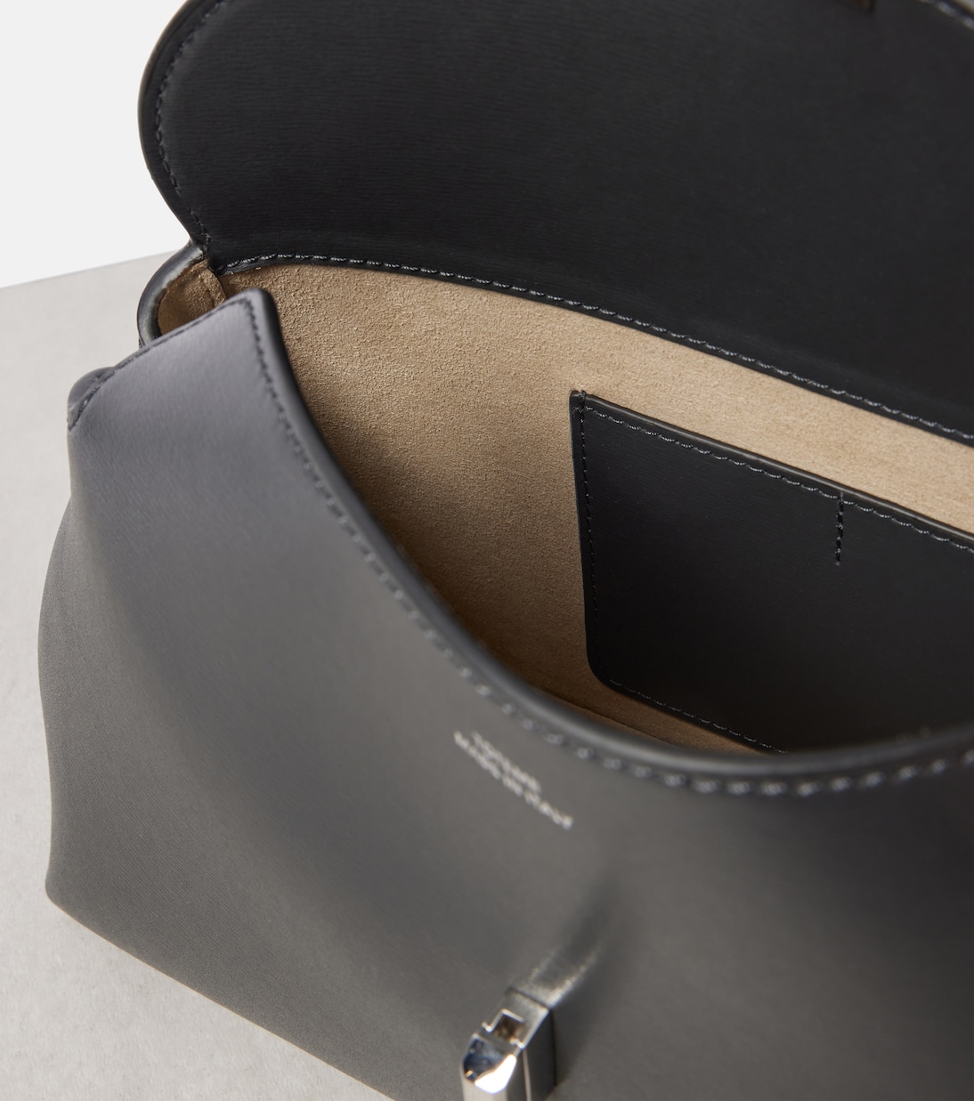 Clutch T-Lock Small aus Leder | Toteme