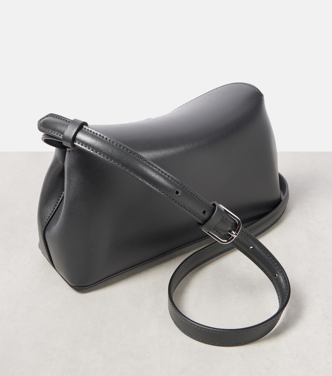 Clutch T-Lock Small aus Leder | Toteme
