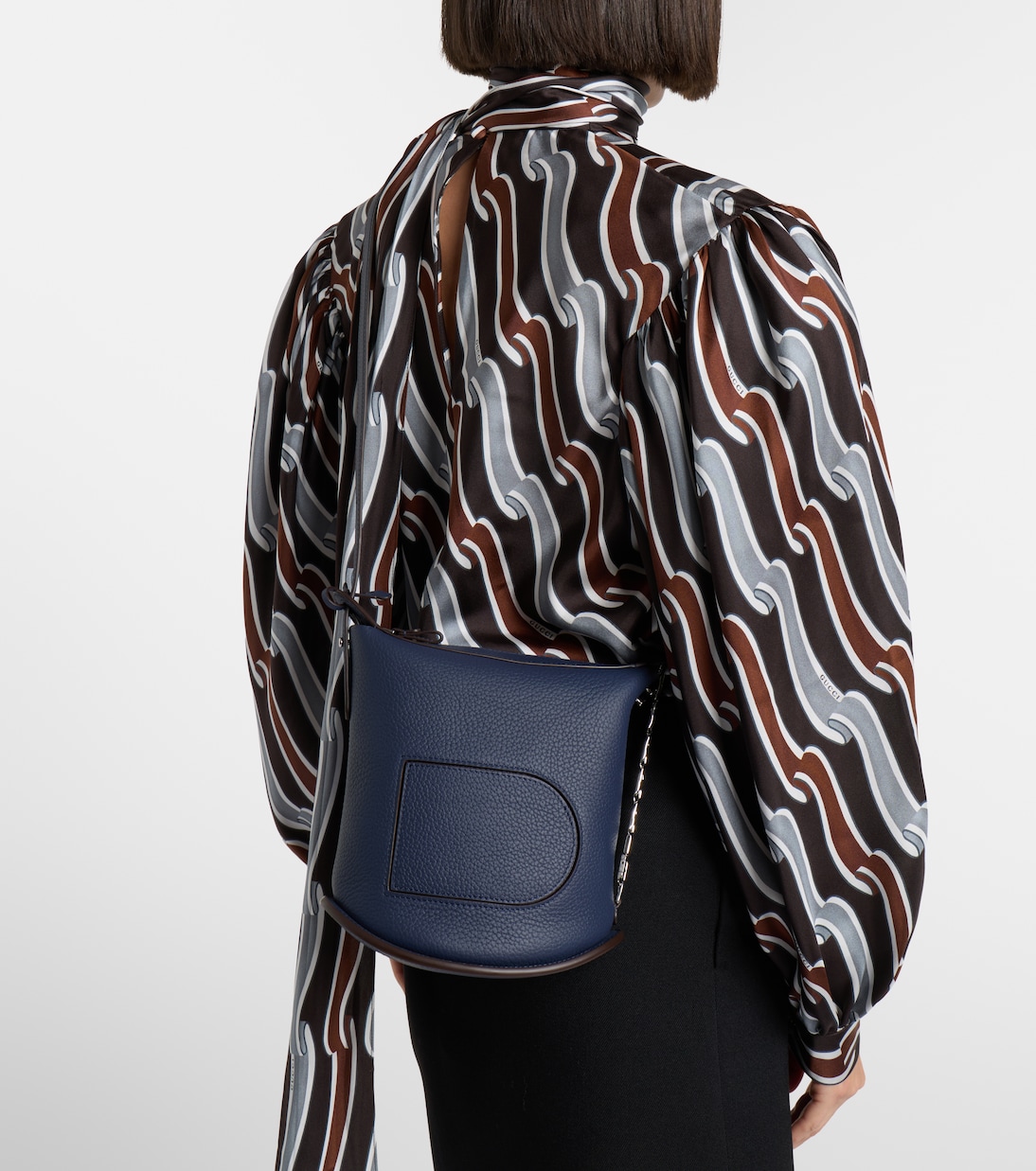 Schultertasche Pin Twist Medium aus Leder | Delvaux