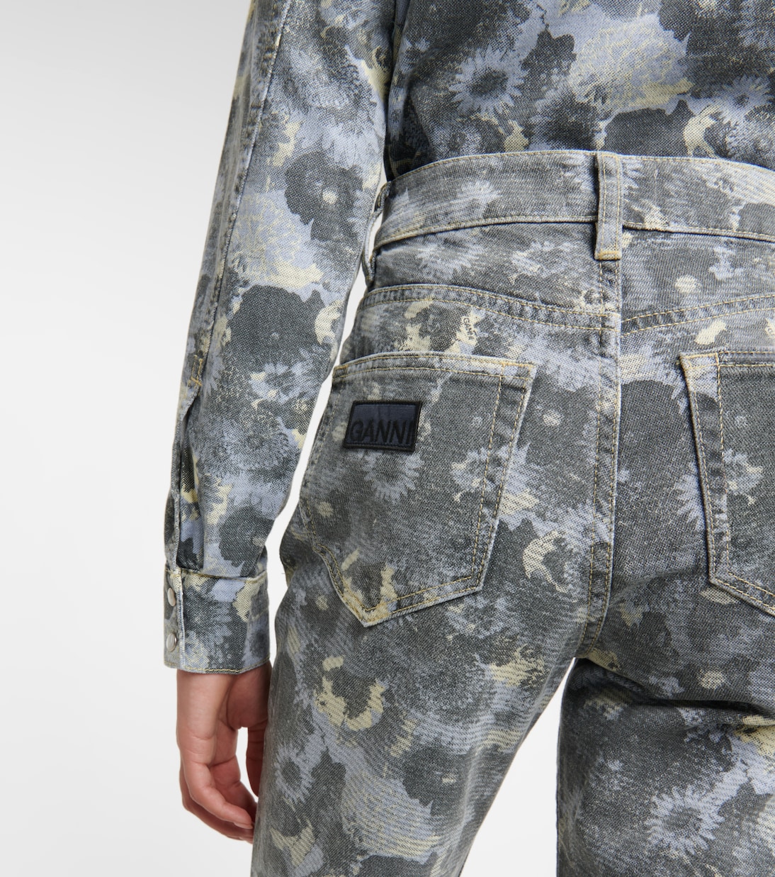 Jeans flared estampados | Ganni
