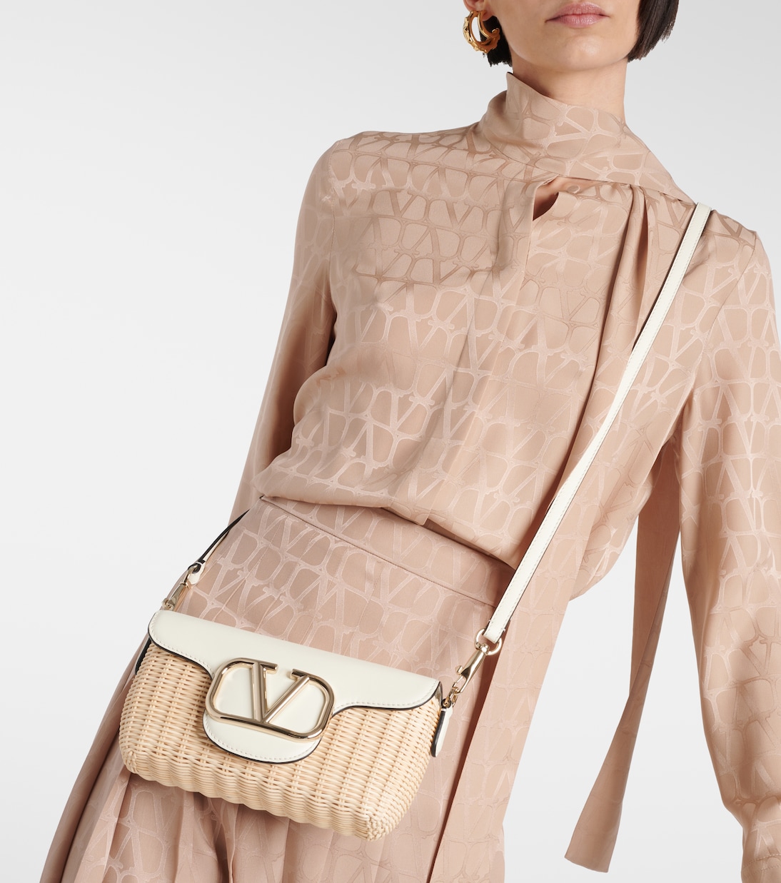 Bolso Locò Small con ribete de piel | Valentino Garavani
