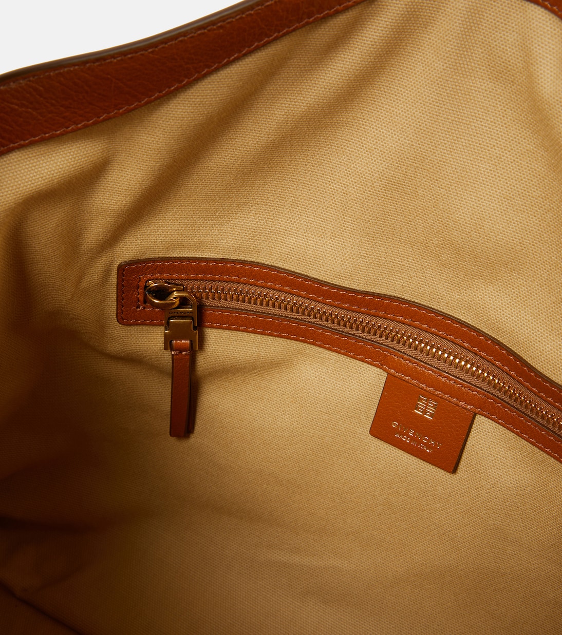 Borsa a spalla Voyou Medium in pelle | Givenchy