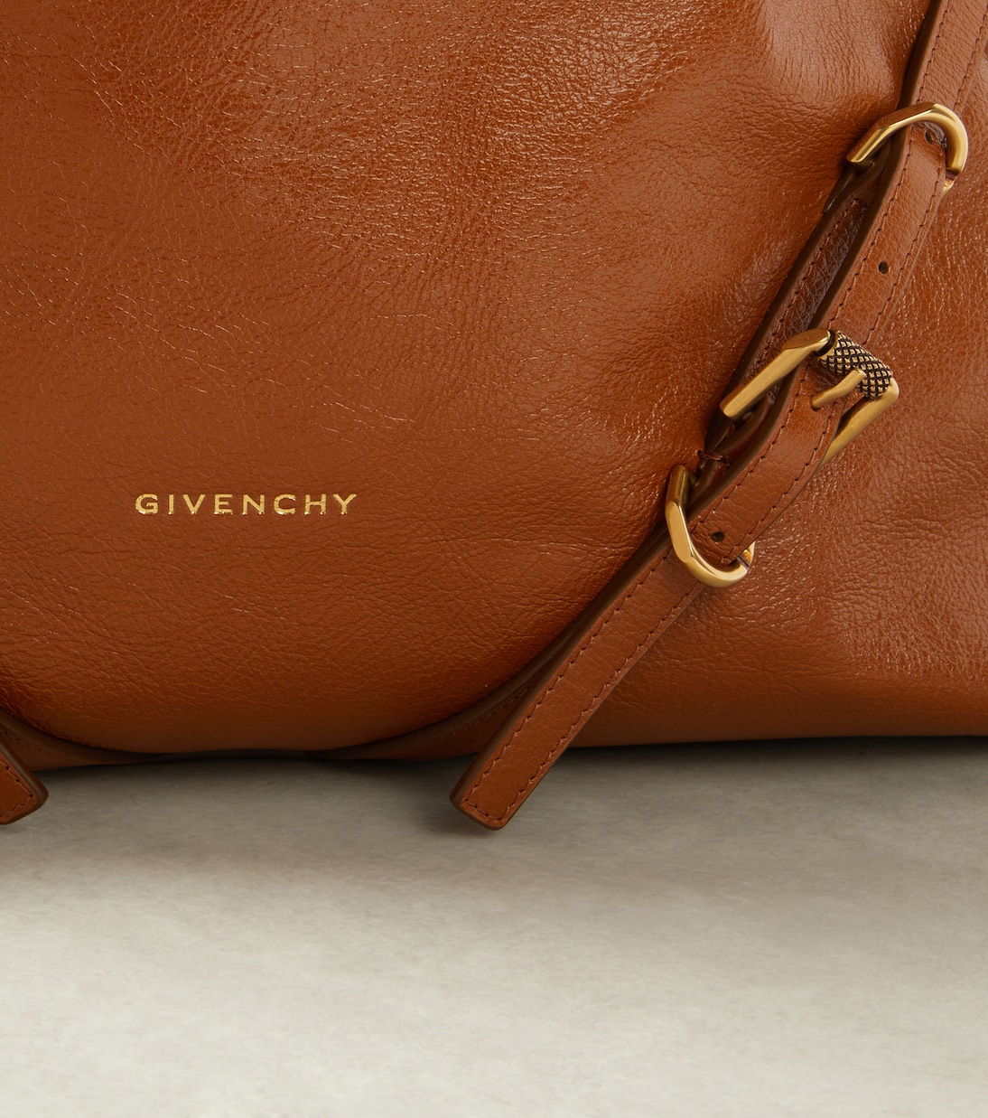 Borsa a spalla Voyou Medium in pelle | Givenchy