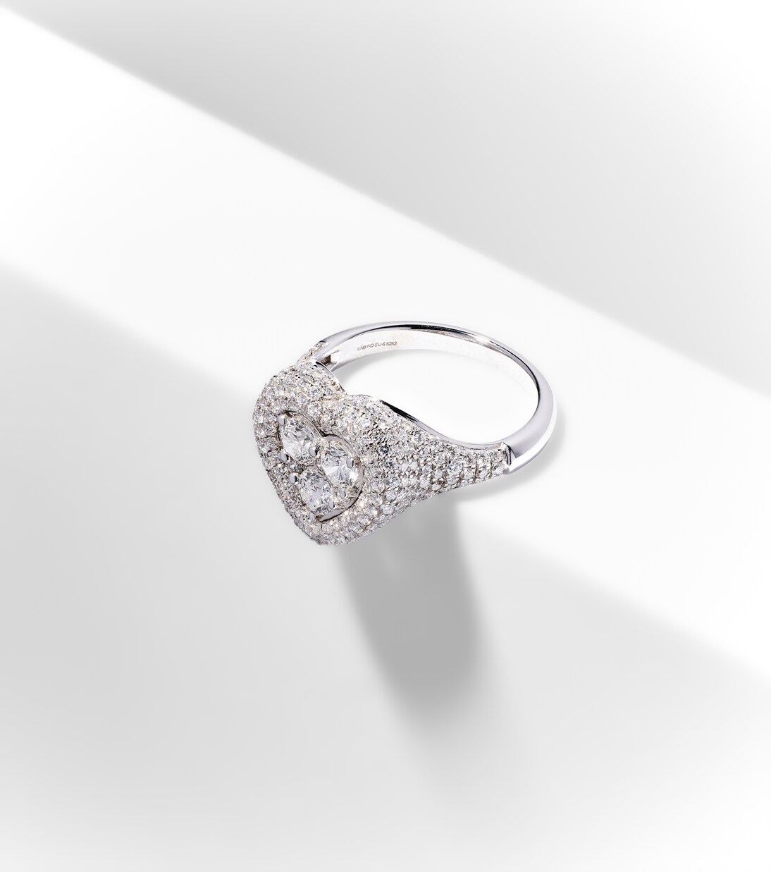 Anello per mignolo Manaal in oro bianco 18kt con diamanti | Kamyen