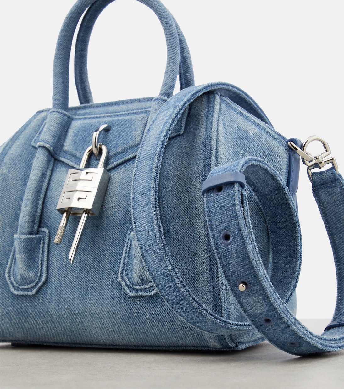 Sac Antigona Lock Mini en jean | Givenchy