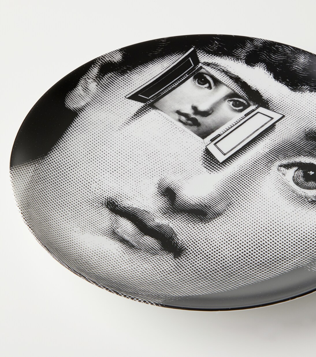Tema e Variazioni n.116 wall plate | Fornasetti