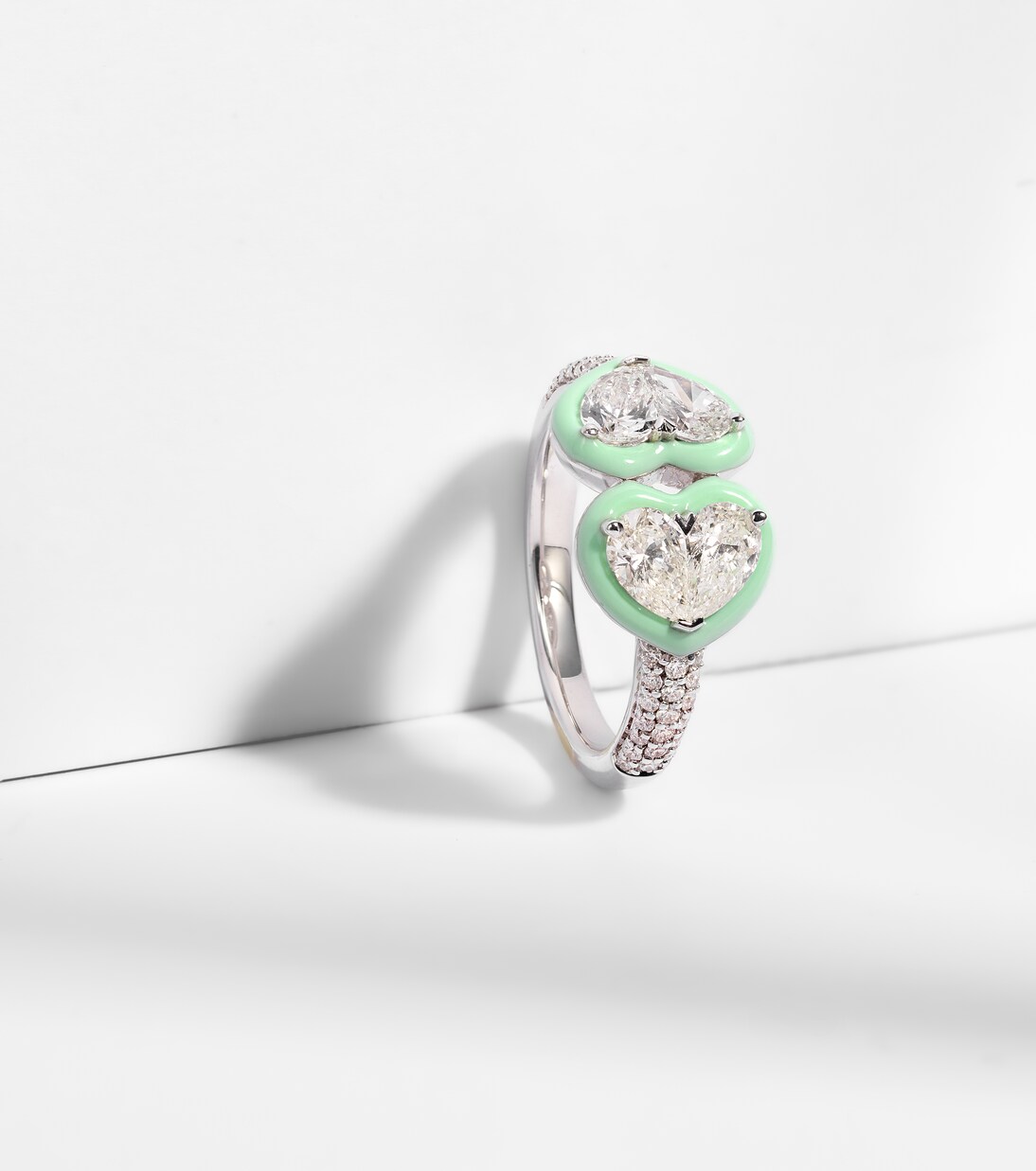 18kt white gold and enamel ring with diamonds  | Kamyen