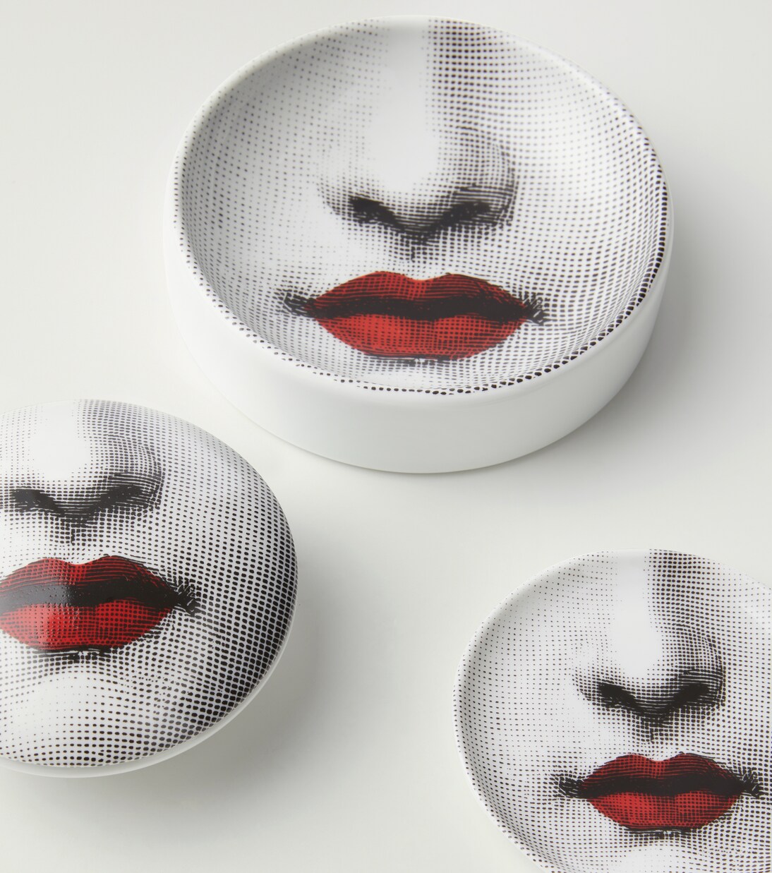 Tema e Variazioni n.397 round porcelain box | Fornasetti