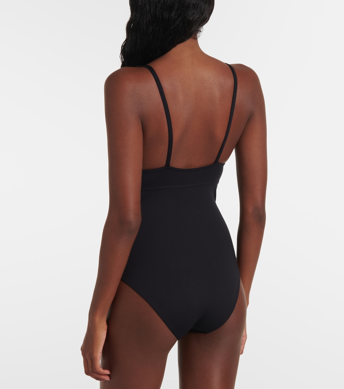 Traje de Baño Larcin: Estilo Joven y Moderno para el Verano
