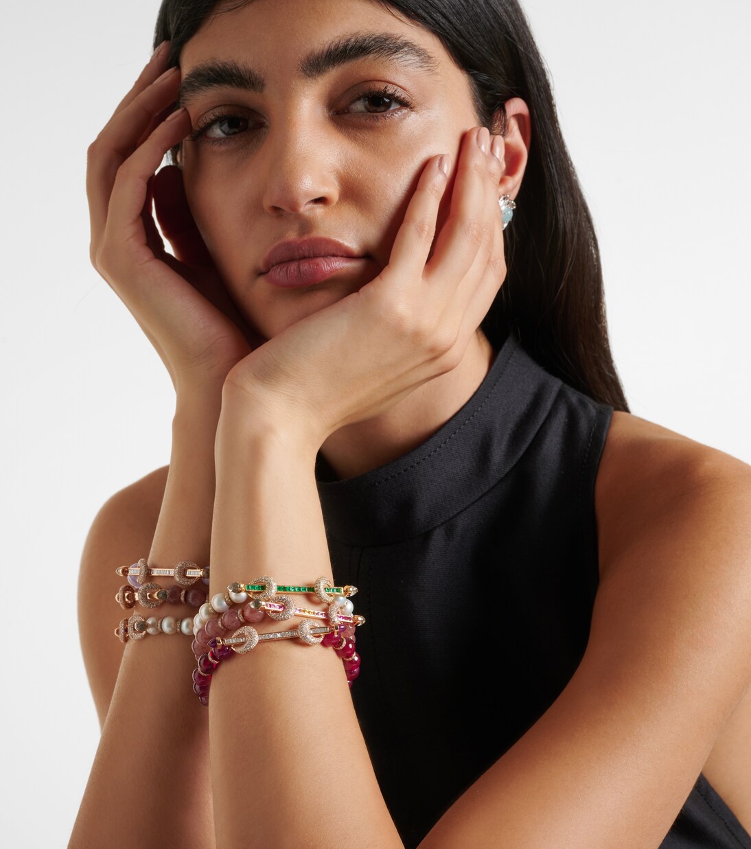 Bracciale ANANYA Chakra in oro rosa 18kt, arricchito con berilli, diamanti e pietre preziose per uno stile giovane e raffinato.