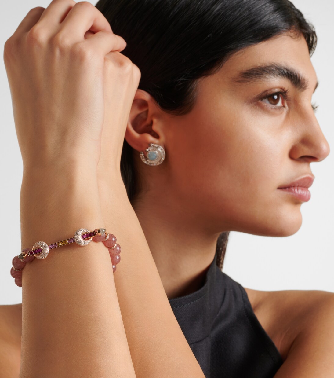 Bracciale ANANYA Chakra in oro rosa 18kt, arricchito con berilli, diamanti e pietre preziose per uno stile giovane e raffinato.
