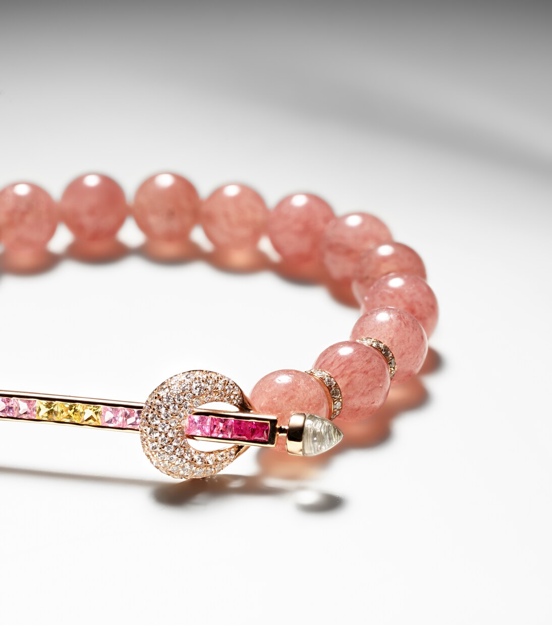 Bracciale ANANYA Chakra in oro rosa 18kt, arricchito con berilli, diamanti e pietre preziose per uno stile giovane e raffinato.