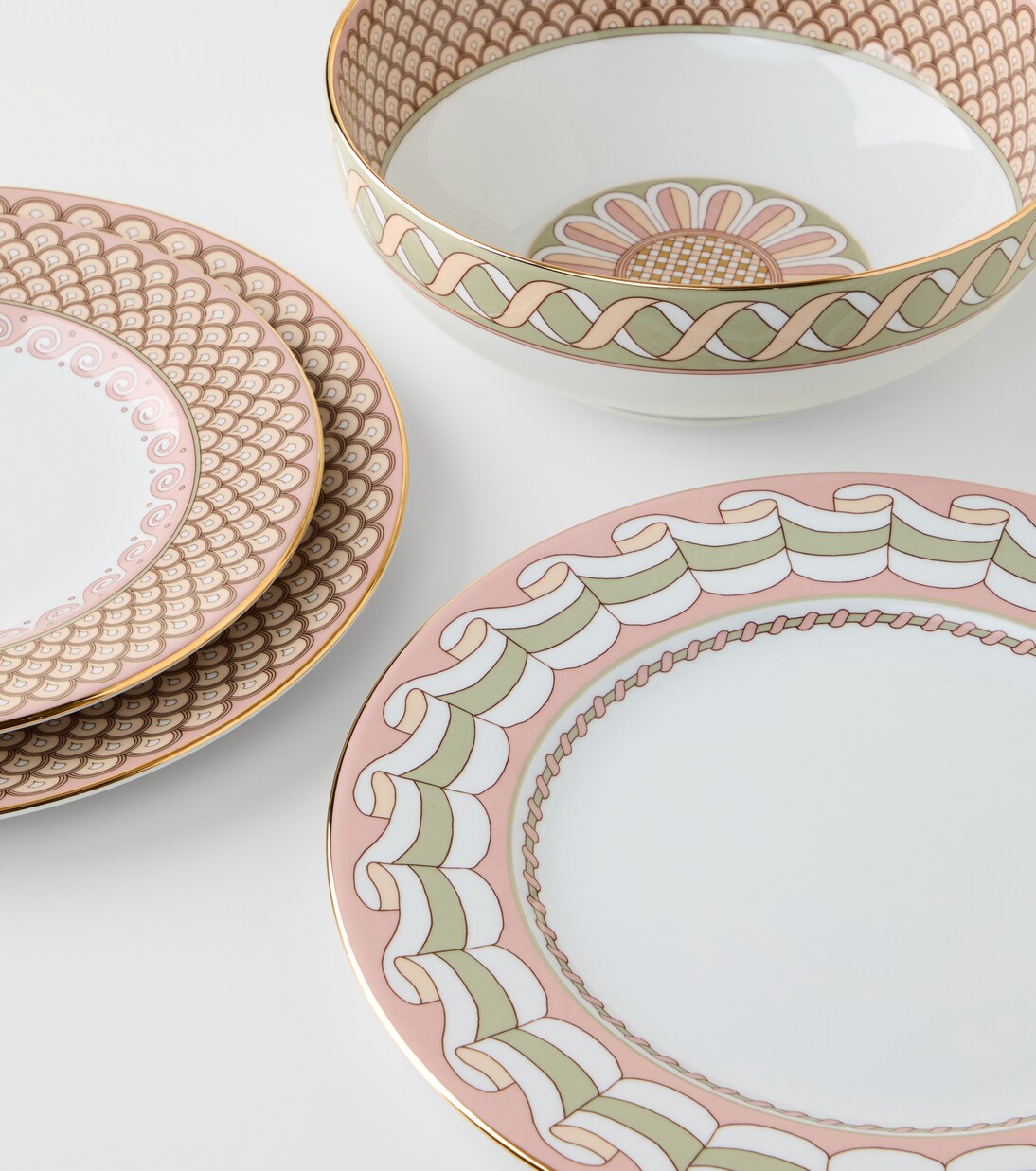Poseidon Dusty Pink charger plate | La DoubleJ