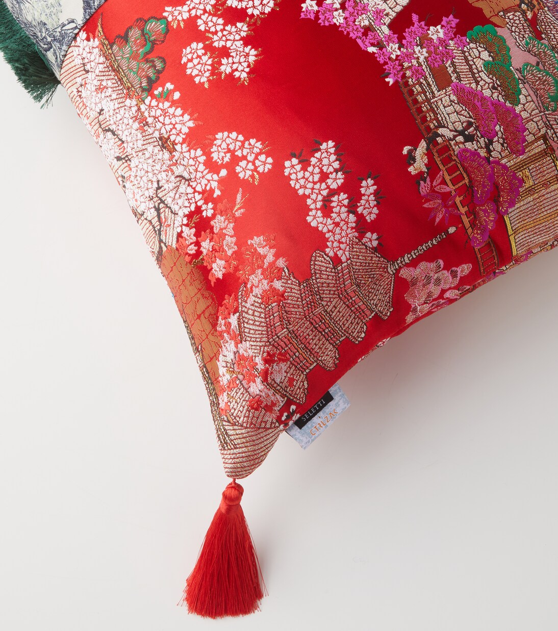 Hybrid Pirra cushion | Seletti