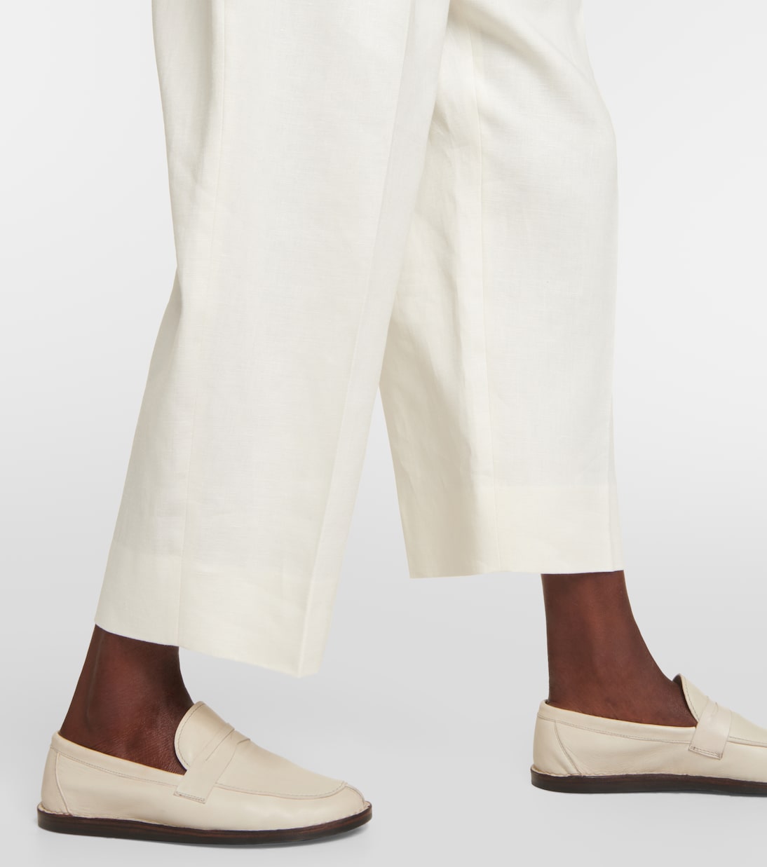 Pantaloni regular cropped Tonnie in lino | The Row
