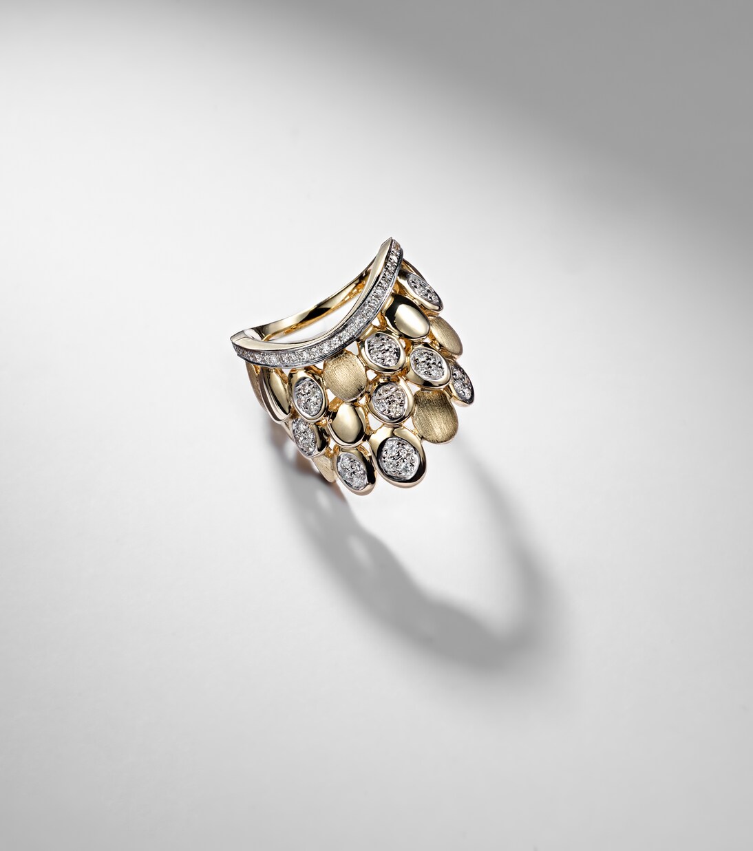 Blossom 14kt gold ring with diamonds | Rainbow K