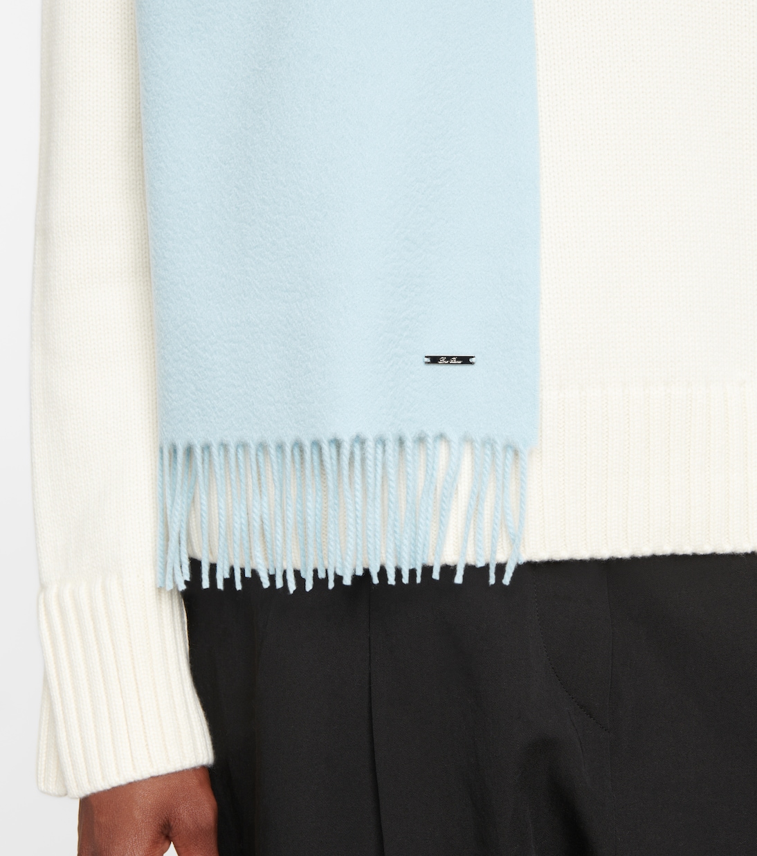 Scialle in cashmere LORO PIANA per stile giovanile e moderno