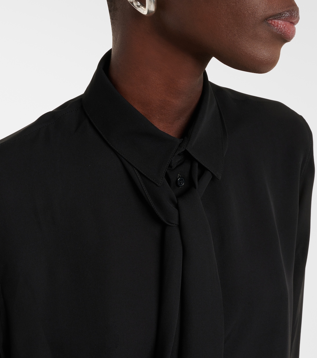 Blusa in seta con fiocco | Wardrobe.NYC
