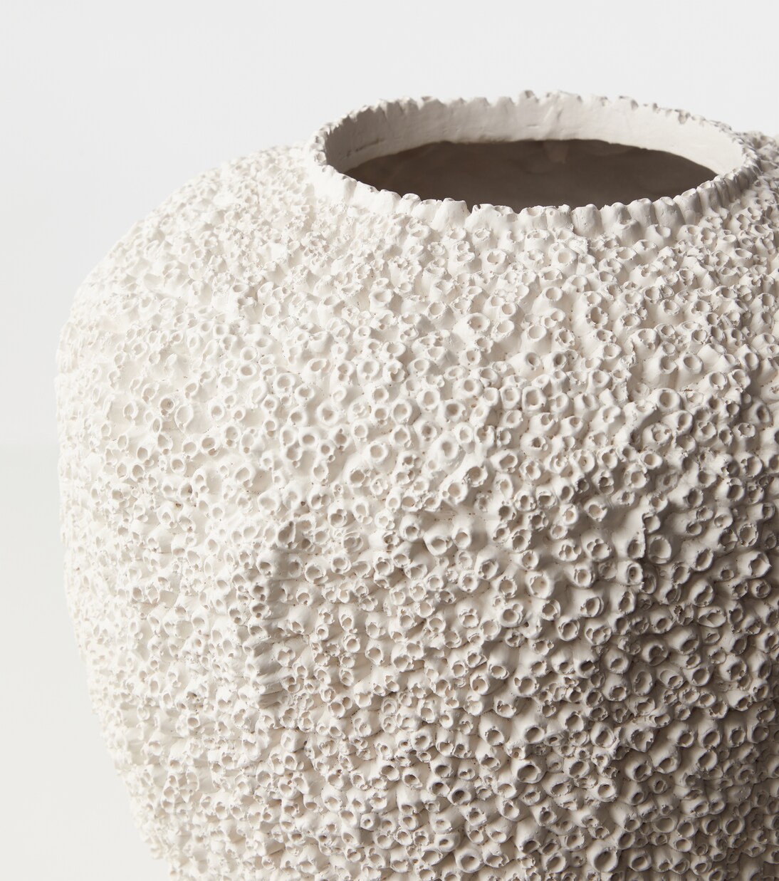 Sunao ceramic vase by Kristian Sofus Hansen and Tommy Hyldahl | 101 Copenhagen