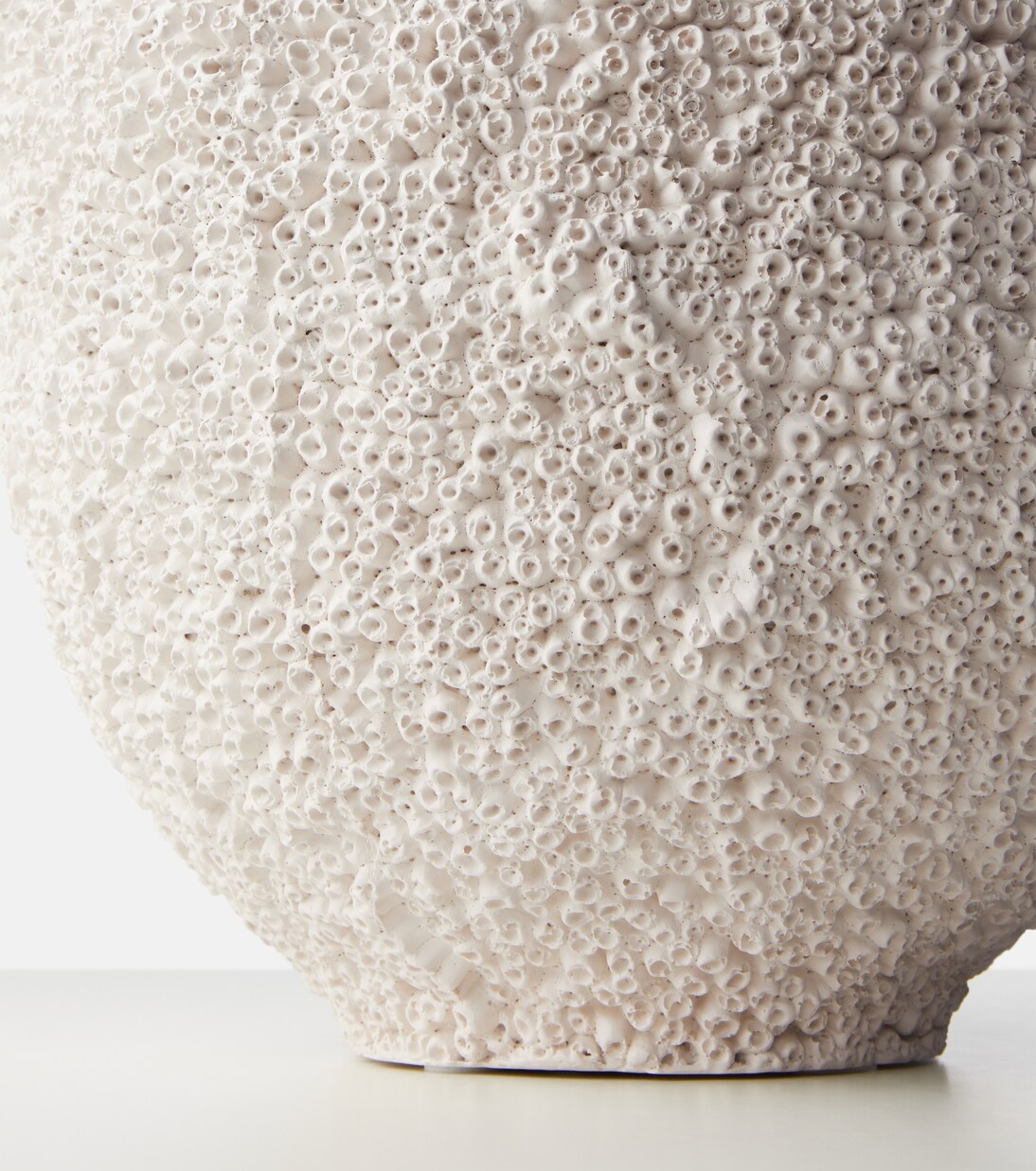 Sunao ceramic vase by Kristian Sofus Hansen and Tommy Hyldahl | 101 Copenhagen