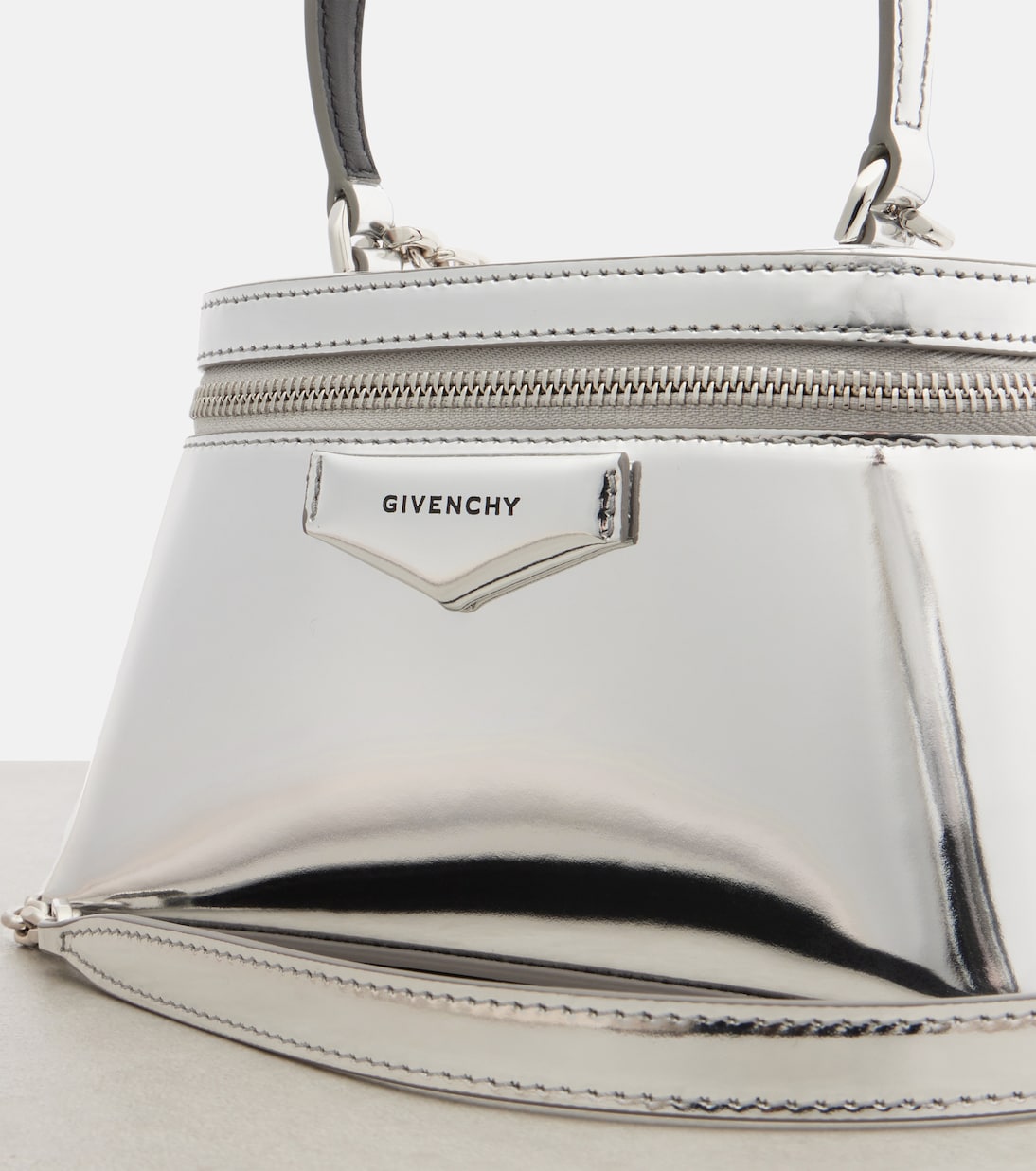 Antigona Mini metallic leather vanity bag | Givenchy