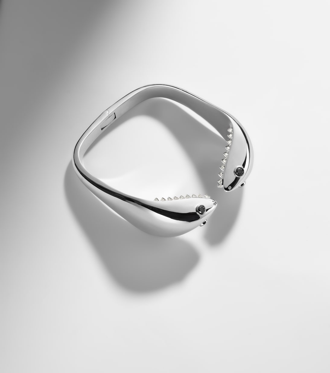 Requin 9kt white gold bangle with diamonds | Yvonne Léon