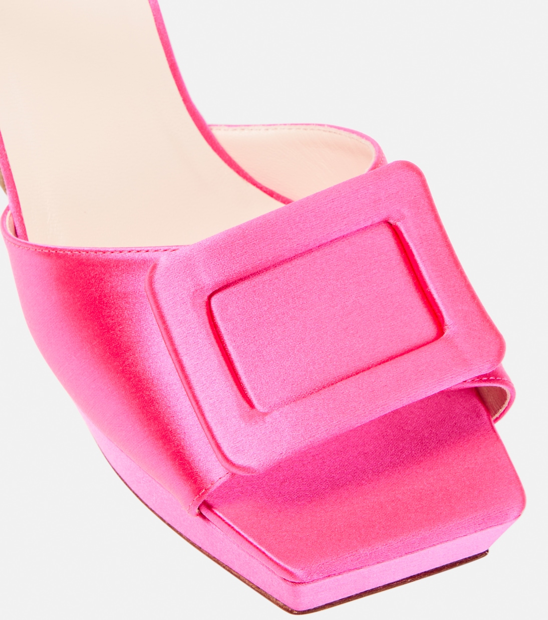 Sandali in raso con plateau | Roger Vivier