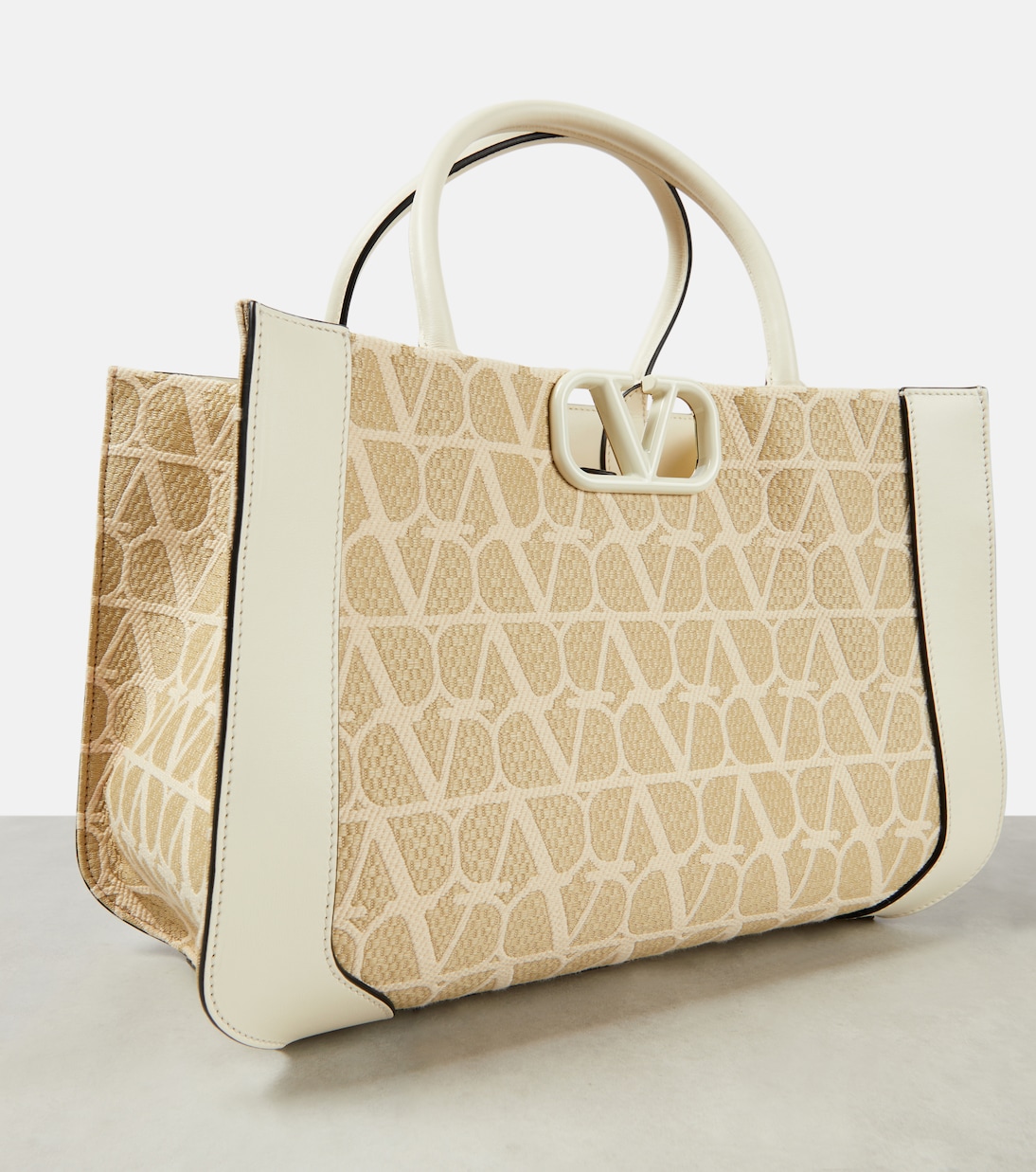 VLogo Signature Toile Iconographe Medium tote bag | Valentino Garavani
