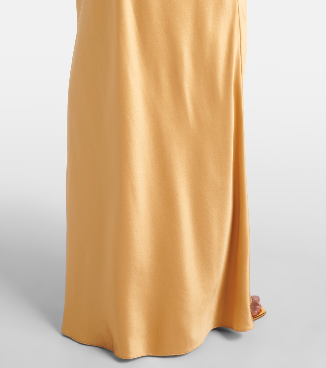 Robe longue asymétrique en satin de soie | The Sei
