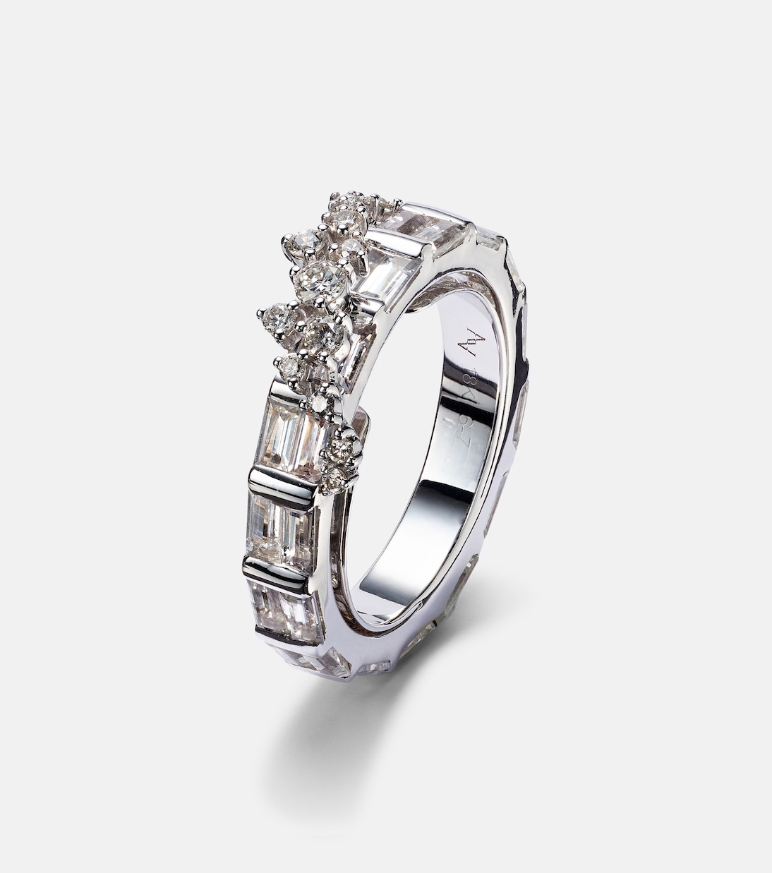 Anello Scatter in oro bianco con zaffiri e diamanti | Ananya