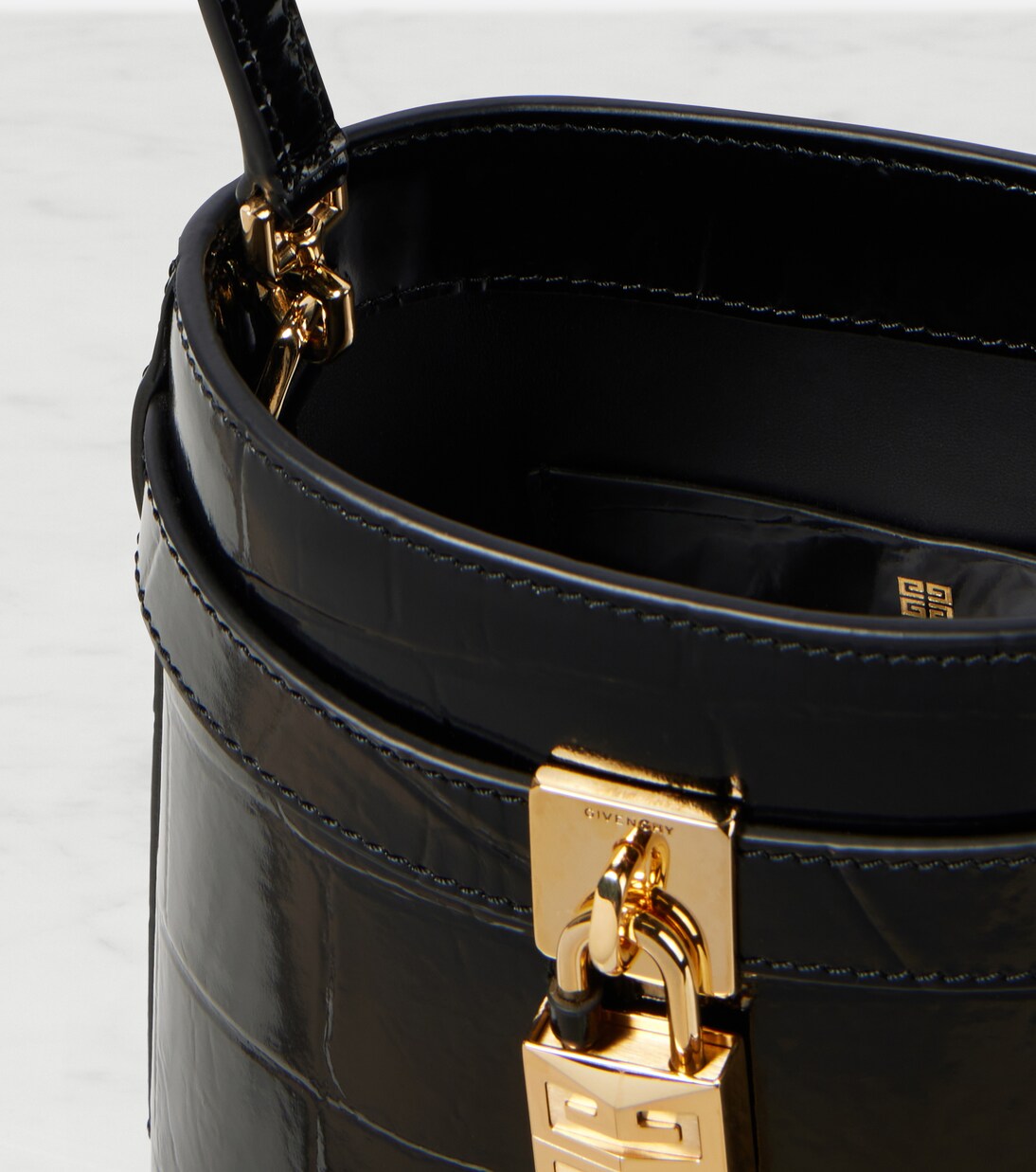 Sac seau Shark Lock Medium en cuir | Givenchy