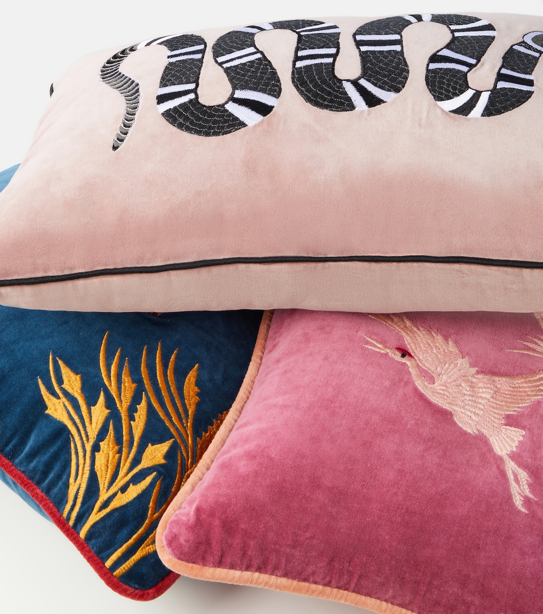 Coussin brodé en velours de soie et coton | Les-Ottomans