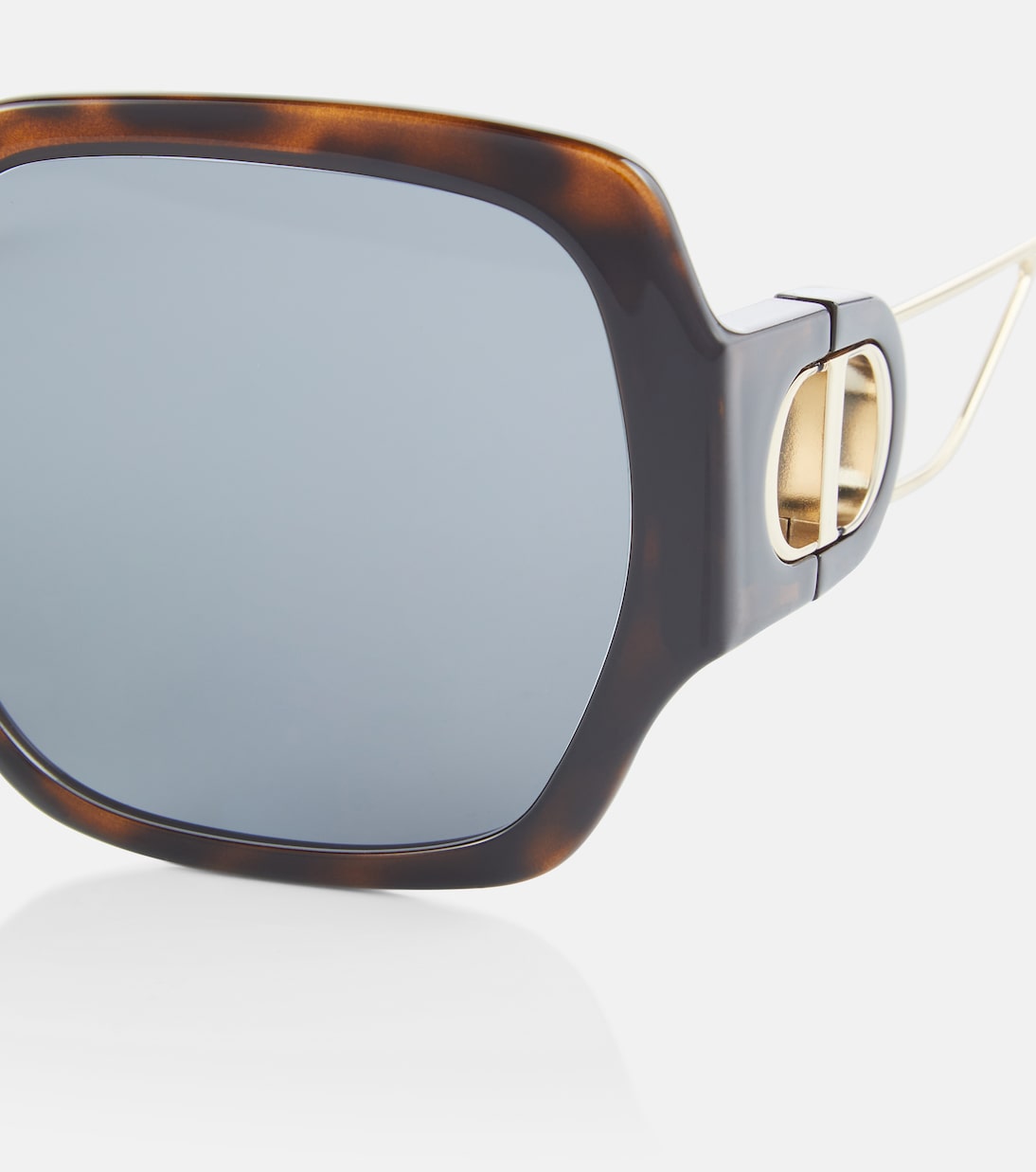 Occhiali da sole DIOR 30Montaigne S6U in tartaruga per uno stile giovane e alla moda